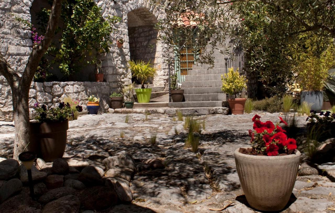 Mas Des Falaises Bed & Breakfast Saint Alban Auriolles